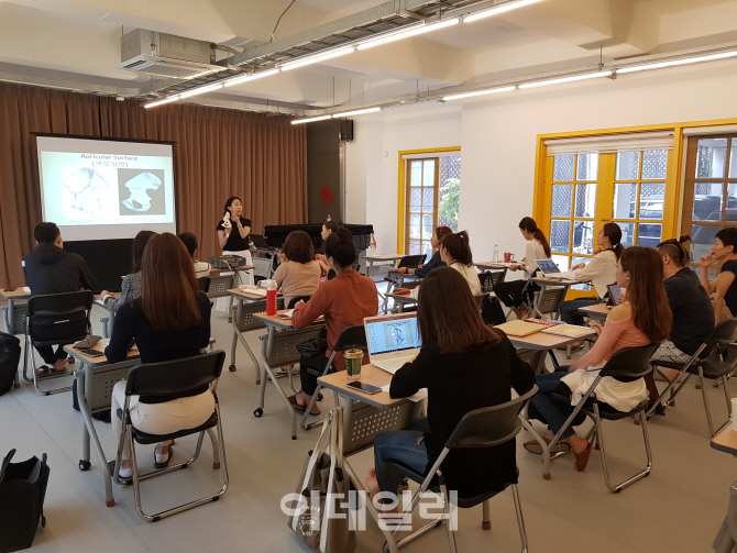 무용수, 화려함은 잠시…'인생 2막'으로 턴하는 이유는