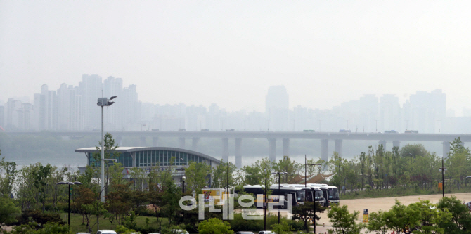 [포토]'뿌연 서울하늘'