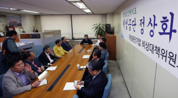 개성공단기업 "6월 방북 추진…연내 가동 재개 목표"
