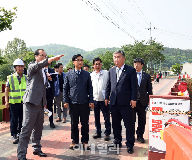 [포토]류희인 재난안전관리본부장, '우기대비 재해복구사업장 현장 점검'