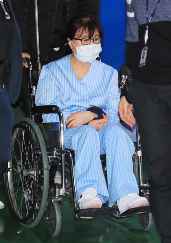 최순실·정유라, 1년 6개월 만에 모녀상봉..처음으로 꺼낸 말은?