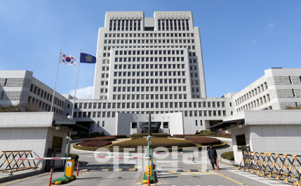 대법 "'부하와 불륜' 영관급 장교, 해임 과하지 않다"