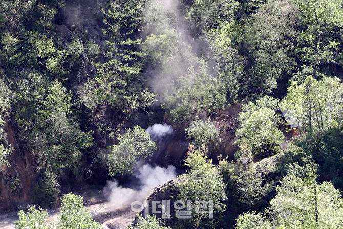 [포토]흙먼지와 함께 사라진 北 풍계리 핵실험장