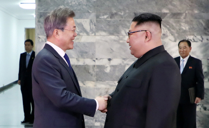 한국당 “2차 남북정상회담, 충동적·졸속으로…가벼운 처신”