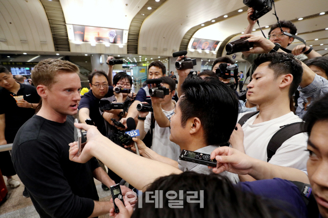 [포토]질문 받는  국제기자단