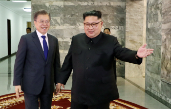 한반도 소용돌이 속…원화 향방은