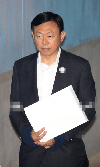 신동빈 "면세점 청탁 인정할 수 없다…법정구속 당혹"(종합)