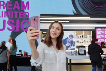 LG G7 씽큐, 북미 공략 시작..'구글 프로젝트 파이' 첫 출시