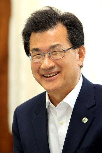 이시종 “충북 균형발전 추진… 제천·단양 투자”