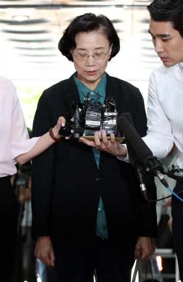 '직원 폭행·폭언' 이명희, 영장심사 출석…"여러분들께 다 죄송하다"