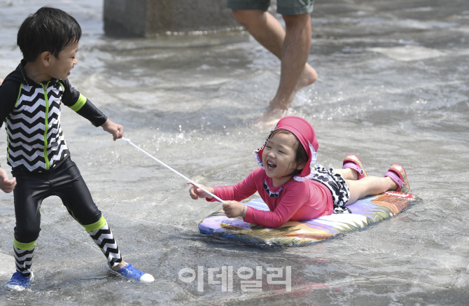 [포토]오빠 좀 더 빨리 끌어봐