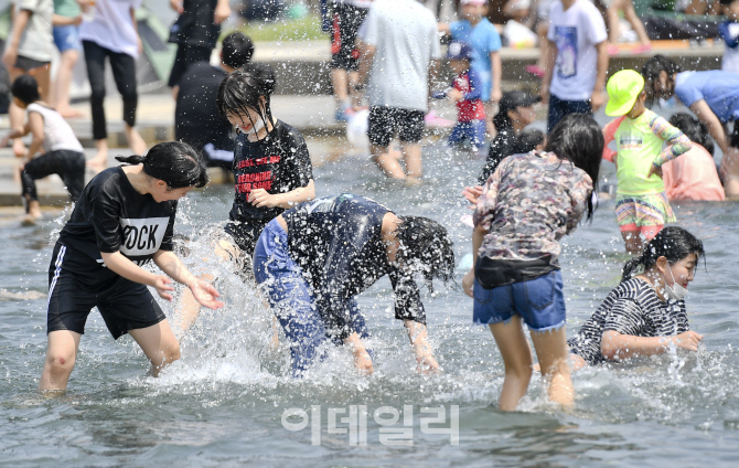 [포토]'무더위에는 역시 물놀이'