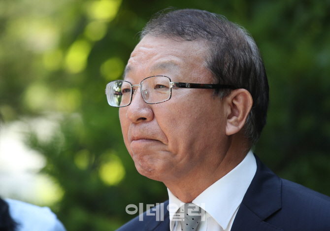 '이메일 수집하고 재산내역 파악도'…국정원 뺨친 양승태 사법부