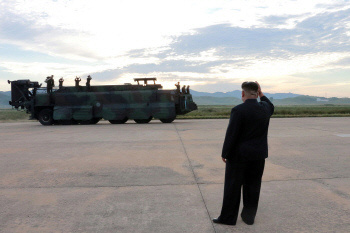 北, ICBM 폐기 가능성…괌 겨냥 IRBM '화성-12'는?