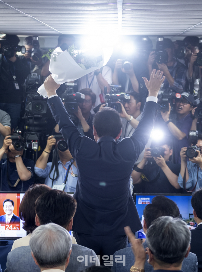 [포토]박원순 서울시장 후보 '당선 확실'