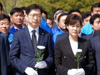 봉하 가는 김경수, 공개일정 없는 이재명..당선자 첫날은?