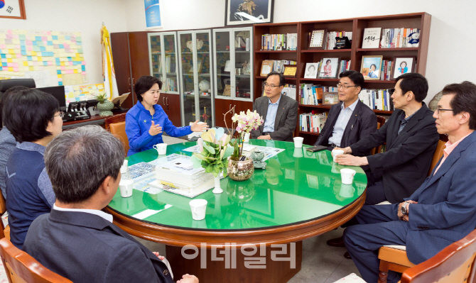 [포토] 양천구 최초로 연임에 성공한 여성 구청장