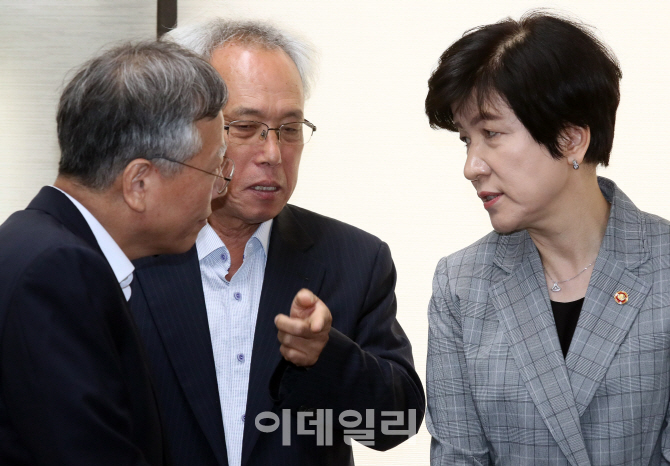 [포토]'최악 고용쇼크' 머리 맞대고 회의