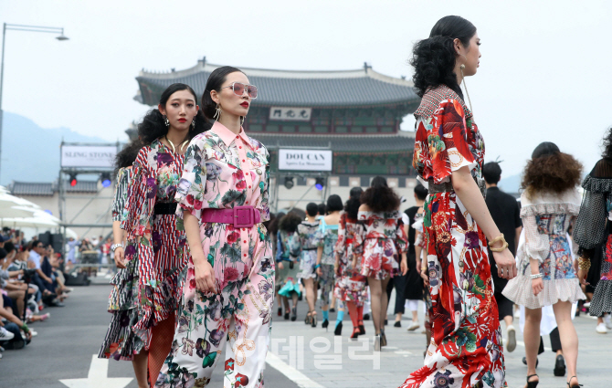 [포토]‘서울 365-차 없는 거리 패션쇼’