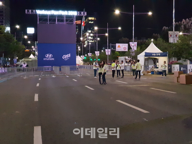 "응원은 이겼다" 4만 붉은악마 떠난 자리 휴지 한조각 없었다