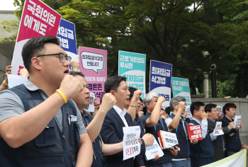 "개정 최저임금법은 위헌" 양대노총 헌법소원 청구