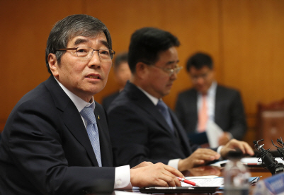 윤석헌 “삼성증권 배당사고, 부끄러운 사건”…금융사 내부통제 손본다