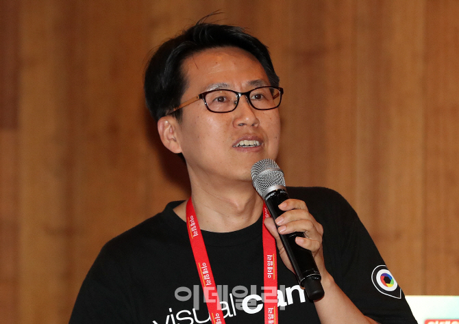 [포토]석윤찬 비주얼캠프 대표의 Start up pitching