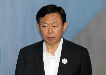 '구속' 신동빈 "롯데홀딩스 해임안 막을 기회달라"…보석 호소