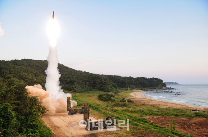 매번 현실이 되는 문정인 '예언'…북핵 대응 '3축 체계'도 조정?