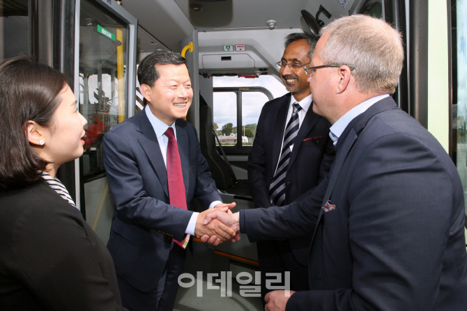 [포토]마틴 룬스테트 볼보그룹 회장 만난 심보균 행정안전부 차관