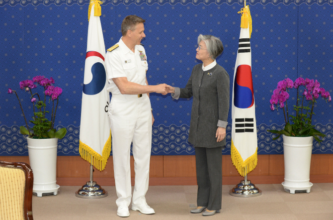 강경화, 美인도태평양사령관 접견…"한미동맹 강조"