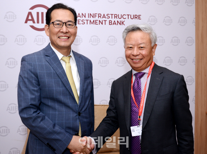 [포토] 고형권 차관, 진 리췬 AIIB 총재와 면담