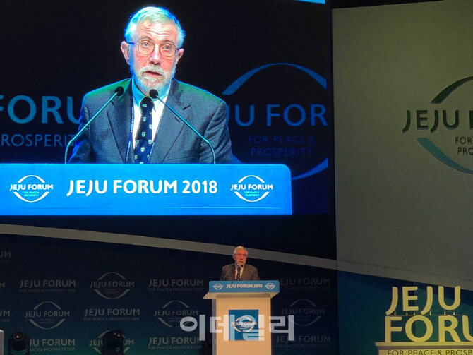 폴 크루그먼 "무역전쟁 지속되면 평균 관세율 40%대로 오를것"