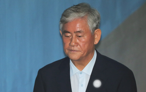 '특활비 1억 뇌물' 최경환 한국당 의원, 징역 5년(상보)
