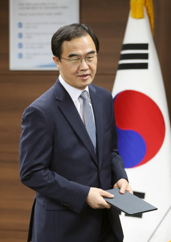 11년만에 평양 찾는 조명균.. 北 김정은 위원장 만날까