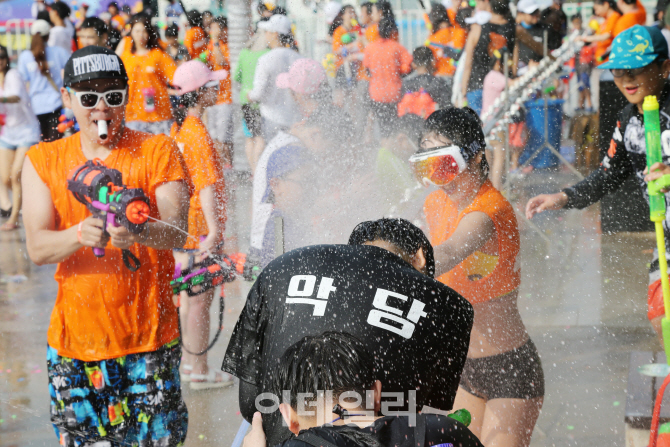 물싸움 축제·튜브타고 영화보기…‘한강몽땅 여름축제’ 20일 개막