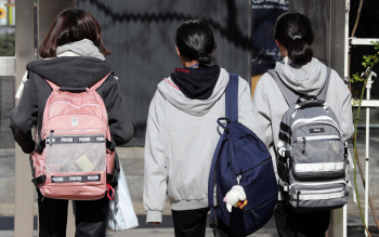 "몰카는 장난 아닌 범죄입니다"…교실까지 번진 ‘몰카포비아’