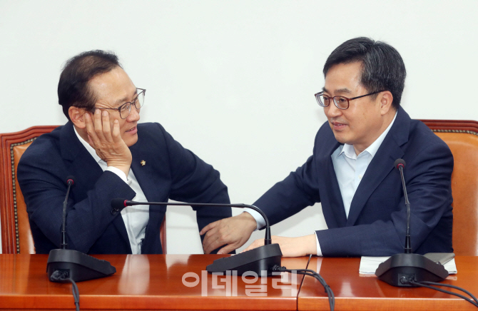 [포토]김동연-홍영표 '규제 개혁 협조를'