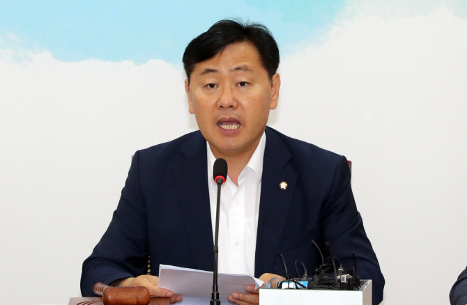 김관영 "한민구 전 국방장관에 대한 수사방안 내놔야"