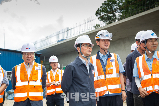 [포토]손병석 차관“무관용 원칙으로 건설현장 안전문화 세울 것”