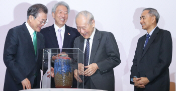 文대통령 “북미회담 때 싱가포르 교민 환영 모습에 감동”