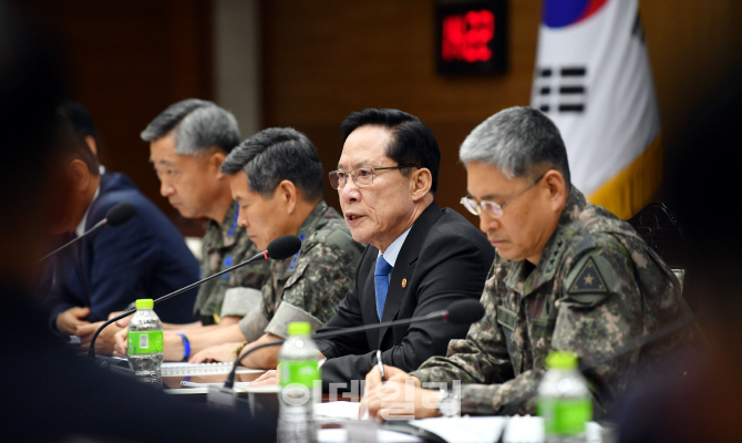 이번엔 공군 중령, 부하 여군 성추행 혐의…"남친과 해봤냐" 발언도