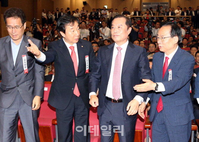 [포토]자유당 혁신 비대위원장에 김병준 국민대 명예교수