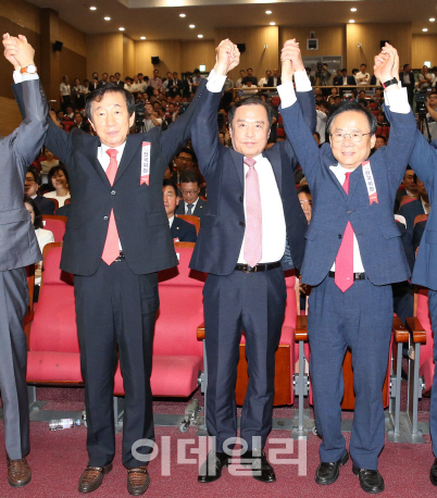 한국당, 김병준號 비대위 체제로…보수재건의 닻 올려야