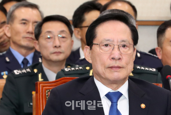 [포토]송영무 장관, "기무사 개혁…軍 정치개입 역사 마지막 되도록 할 것"
