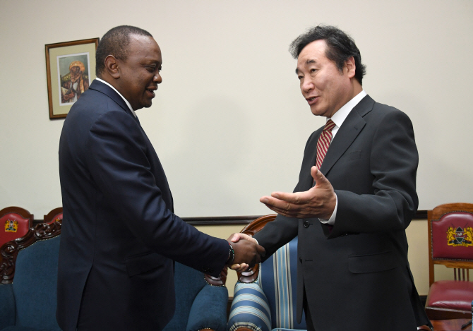 이낙연 총리, 케냐 대통령 만나 韓 기업 진출 협조요청