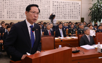 한국당 “송영무, 자진사퇴가 한 줌 명예 지키는 길”