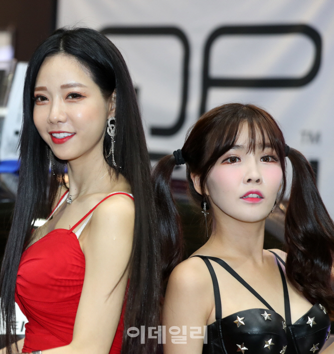 [포토]미소 짓는 레이싱 모델들