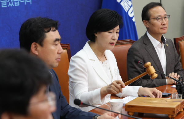 추미애 “한국당, 기무사 문건에 궁색한 엄호 말아야”