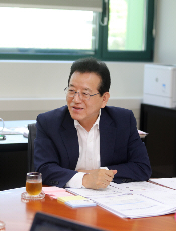 정순균 강남구청장 “市와 재건축 절충안 가능할 것”